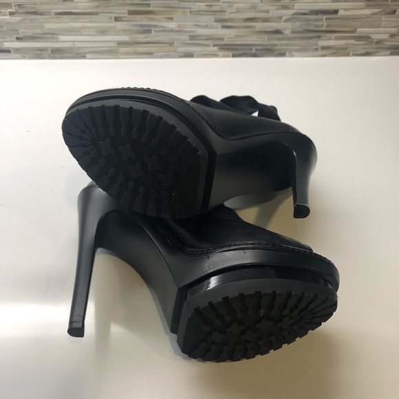NWT Herve Leger platform heels - Picture 4 of 4
